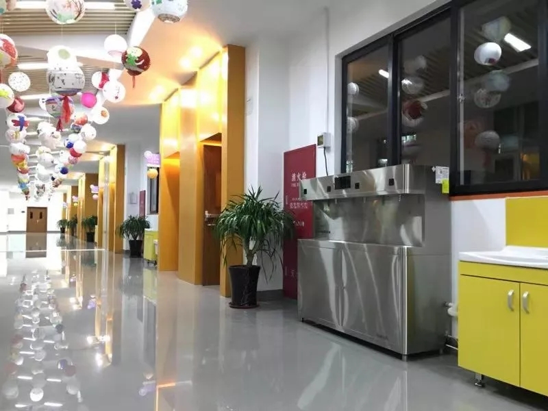 公司休息區(qū)凈水機客戶使用案例