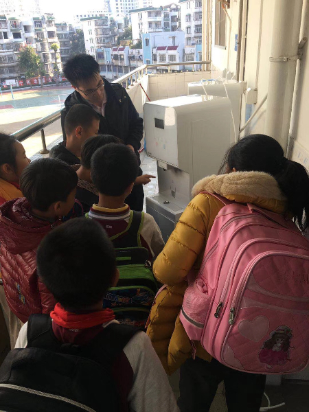 校園直飲機(jī)凈水設(shè)備使用案例